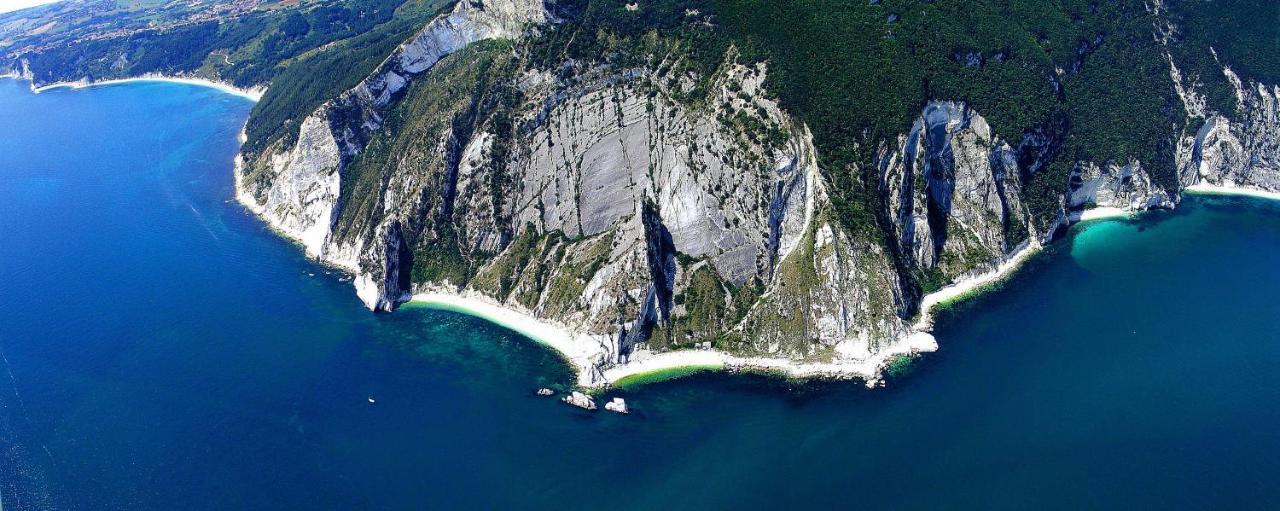 Affittacamere Caletta Del Conero Numana Exteriér fotografie