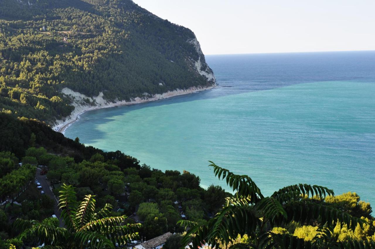 Affittacamere Caletta Del Conero Numana Exteriér fotografie